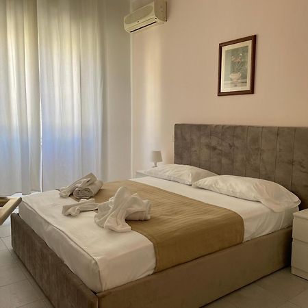 Hotel Fiammetta Римини Экстерьер фото