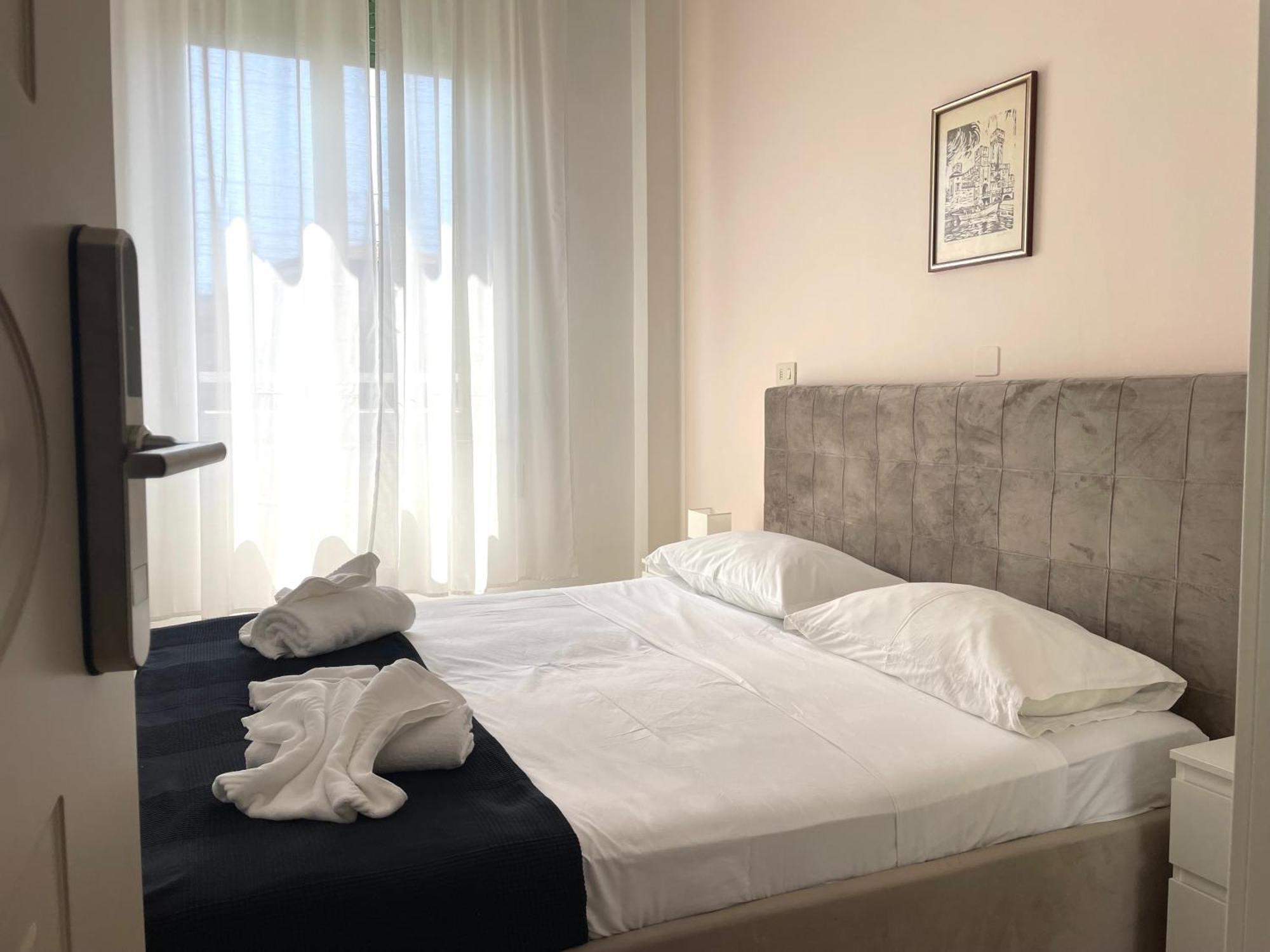 Hotel Fiammetta Римини Экстерьер фото