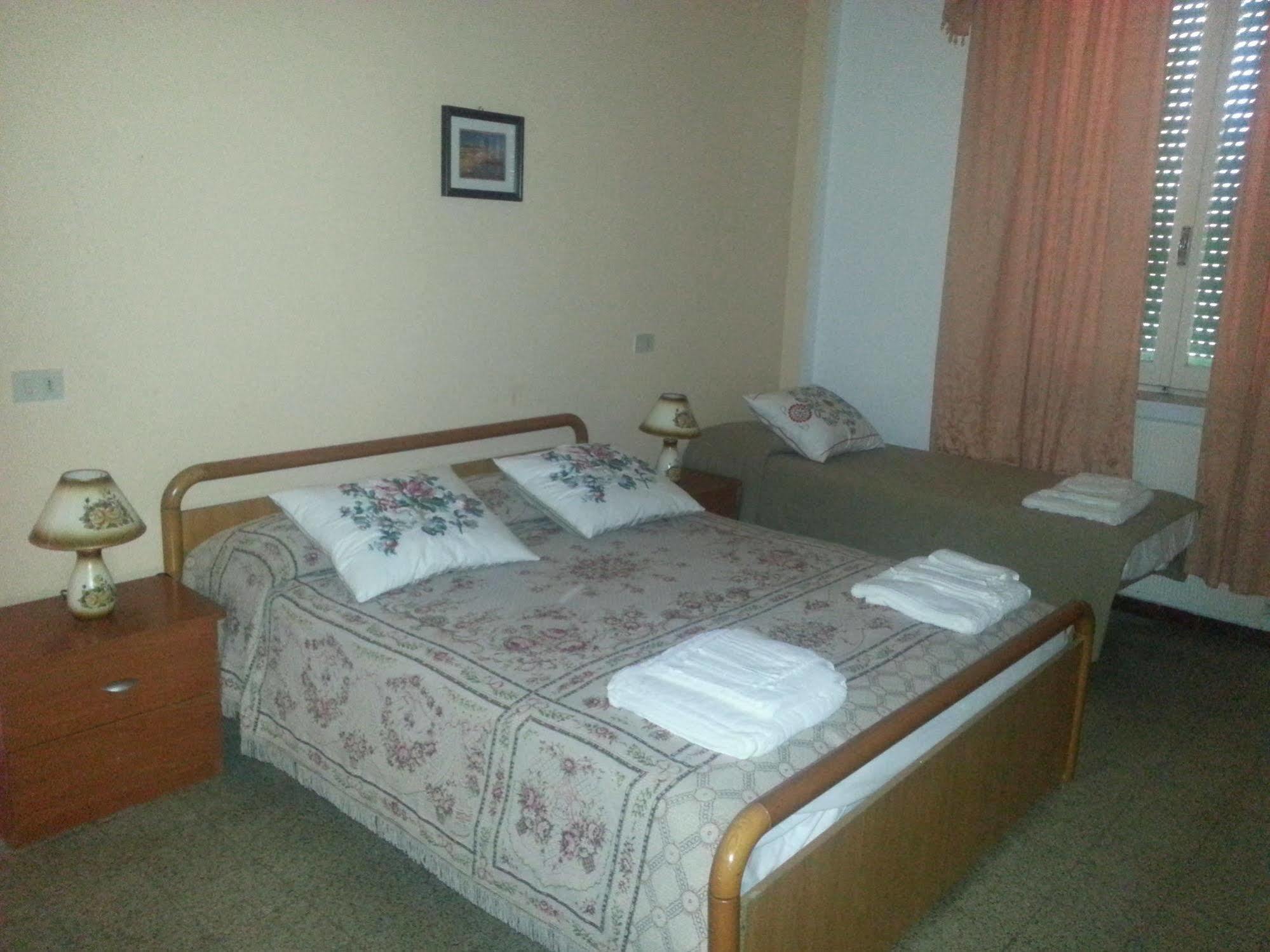 Hotel Fiammetta Римини Экстерьер фото