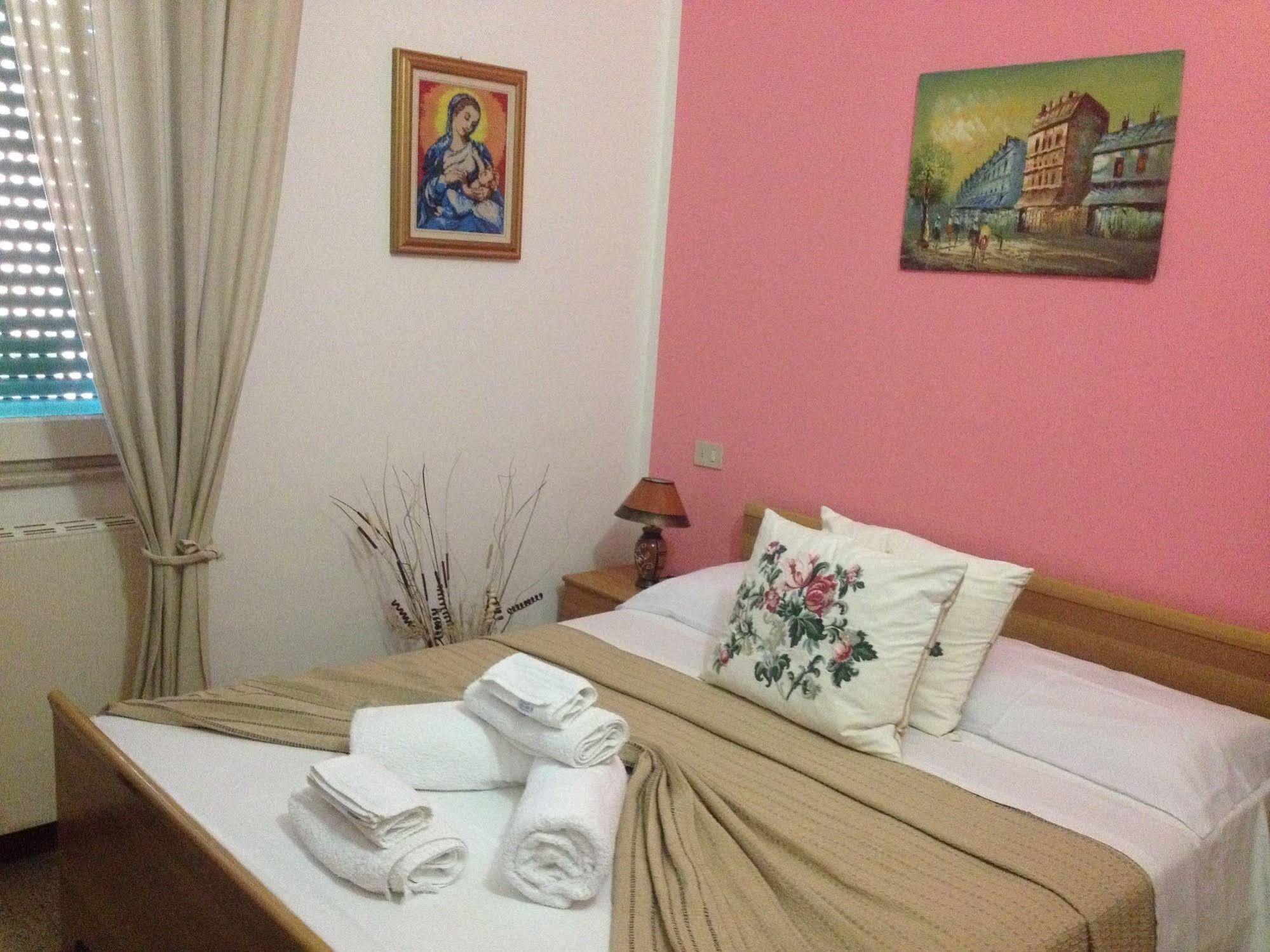 Hotel Fiammetta Римини Экстерьер фото