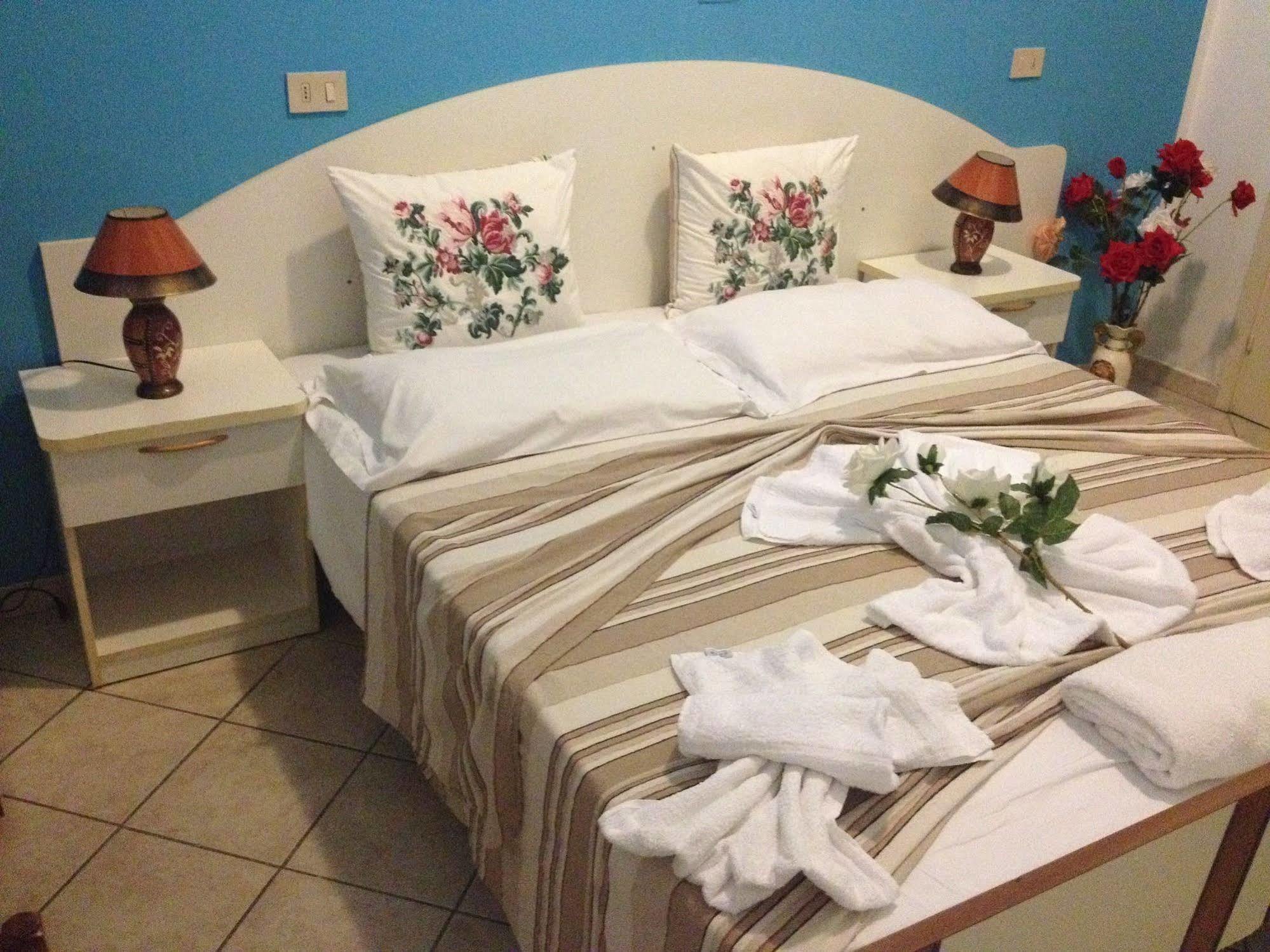 Hotel Fiammetta Римини Экстерьер фото